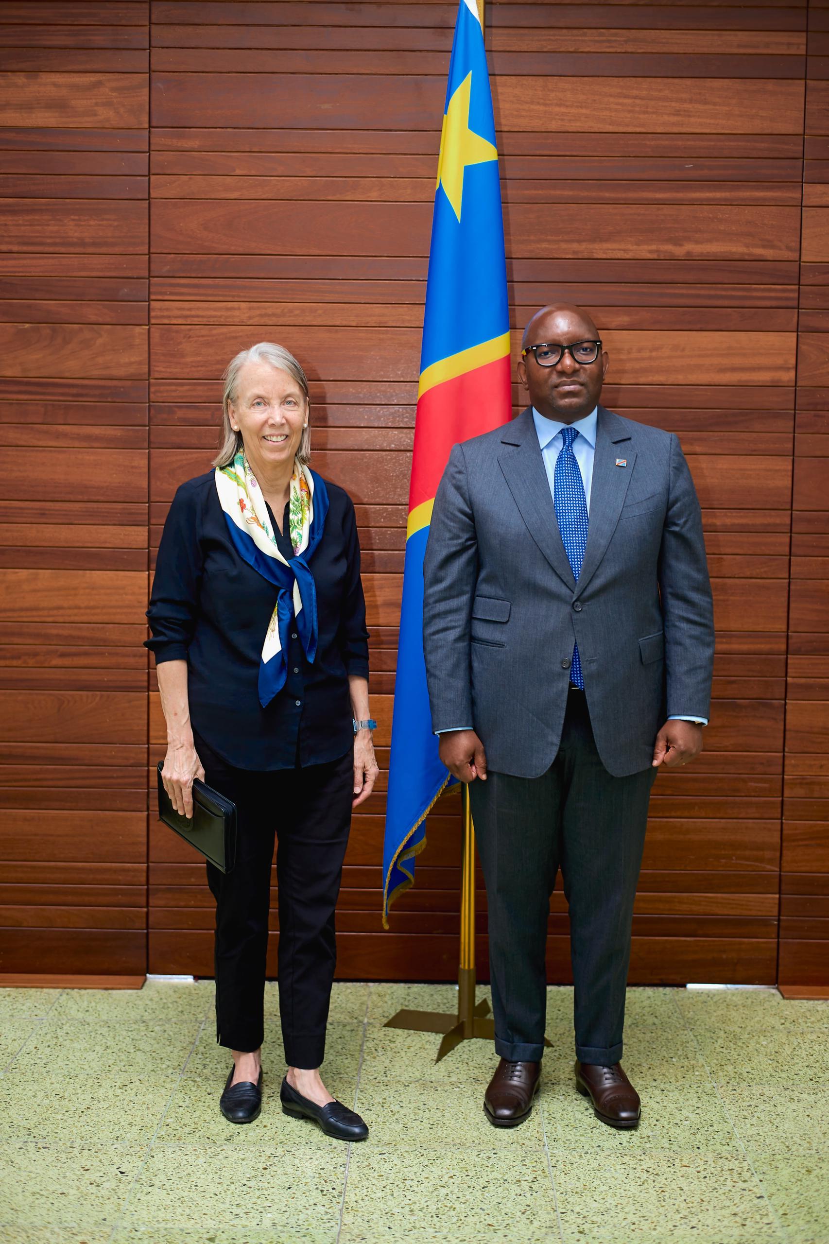 Sénat : Sama Lukonde échange avec l’ambassadeur Lucy Tramlyn 