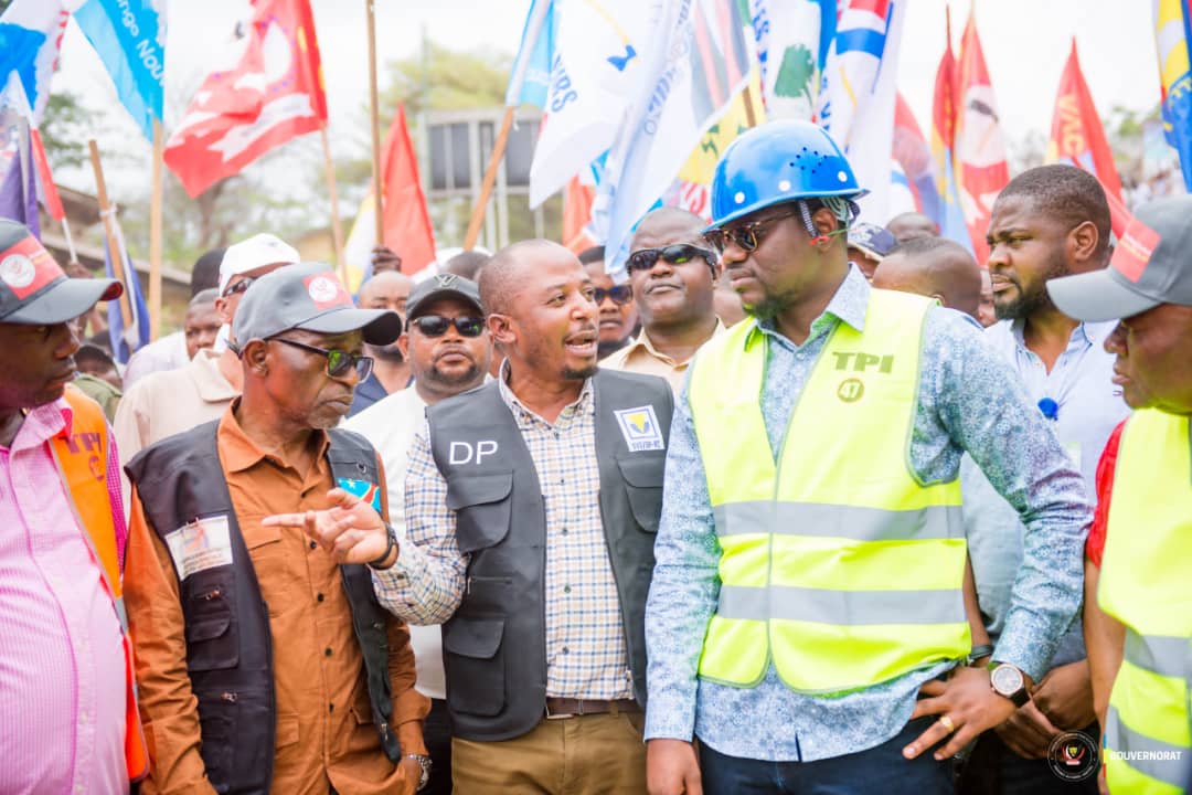 Kongo Central : Le Gouverneur Grâce Bilolo a inspecté les travaux de modernisation des voiries urbaines à Matadi 