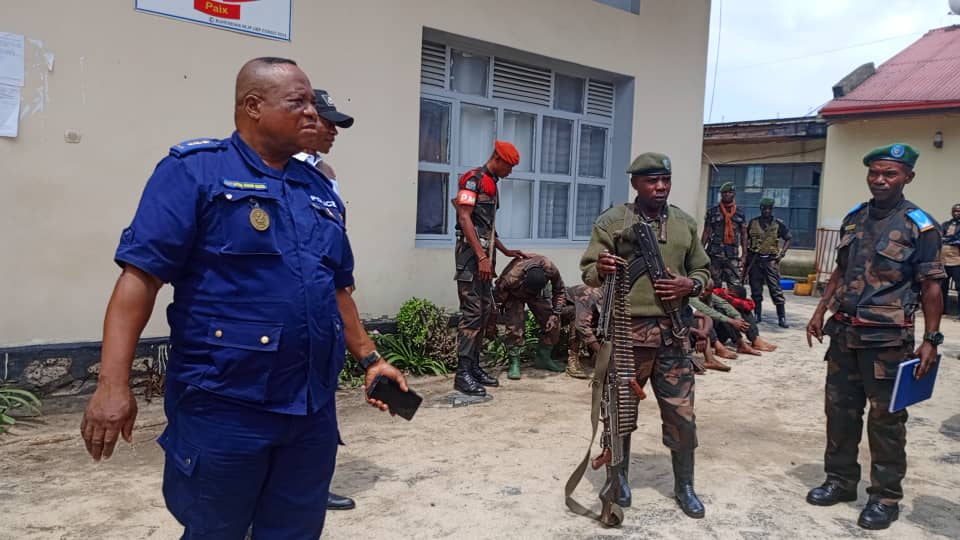 Nord-Kivu : Un groupe de présumés criminels et plusieurs munitions des guerres dans le filet de la police.