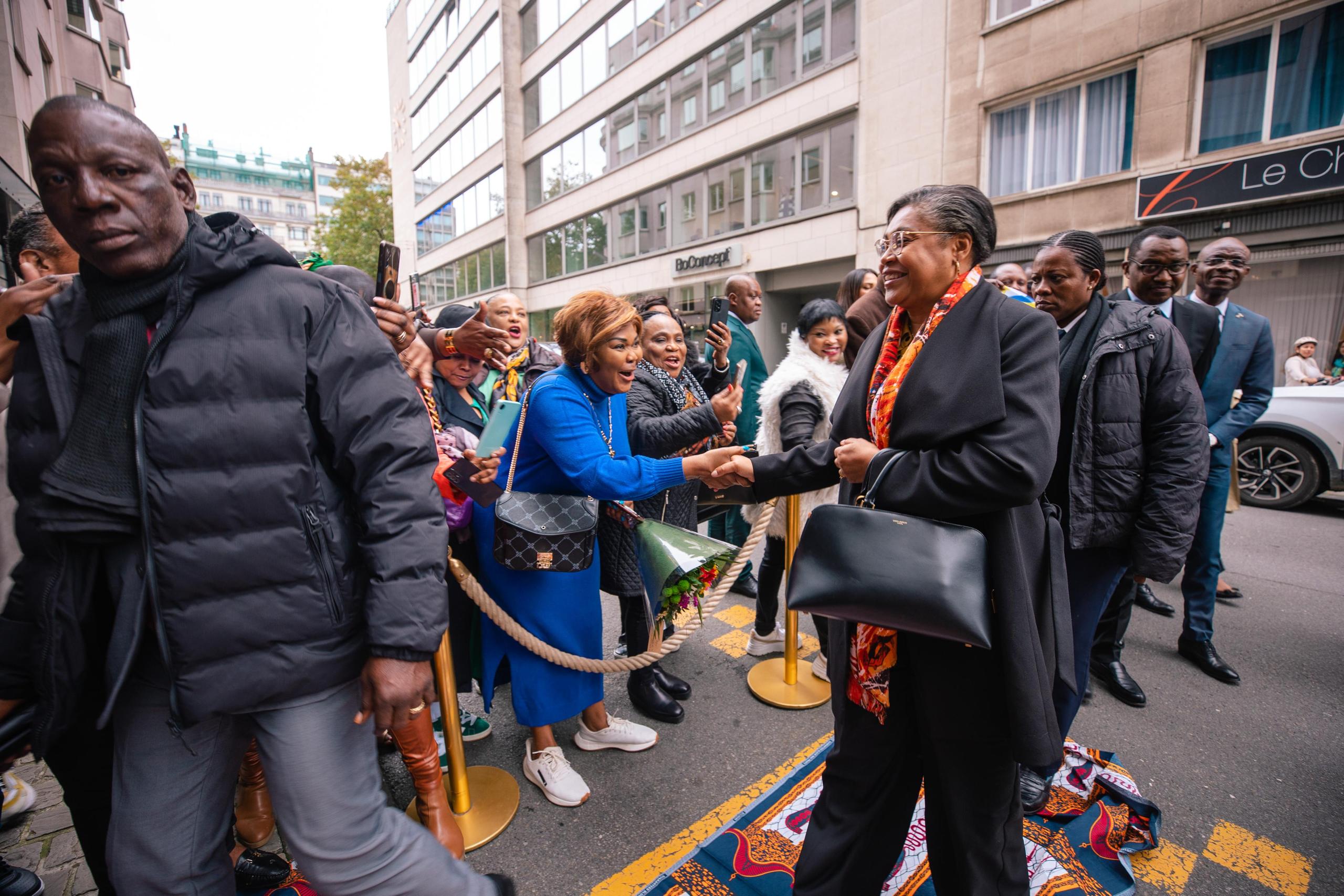 Forum Rebranding Africa : Judith Suminwa accueillie chaleureusement par la diaspora congolaise à Bruxelles