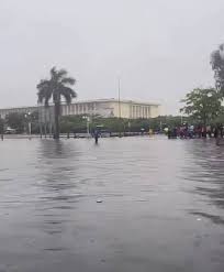 L’expertise chinoise plus que nécessaire pour canaliser les eaux de pluie sur le Bld Triomphal