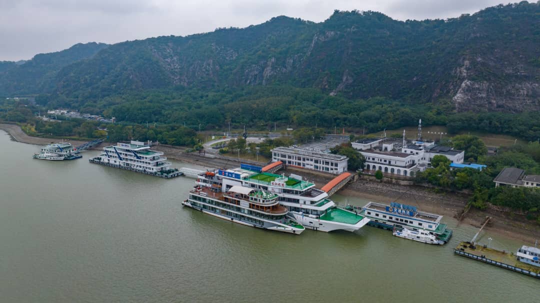 Pour observer ses paysages et sa biodiversité:  Portrait de la rivière Yangtze à Nanjing en Chine 