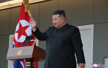 KIM JONG UN: «La construction des habitations s’avère primordiale dans le BTP.»