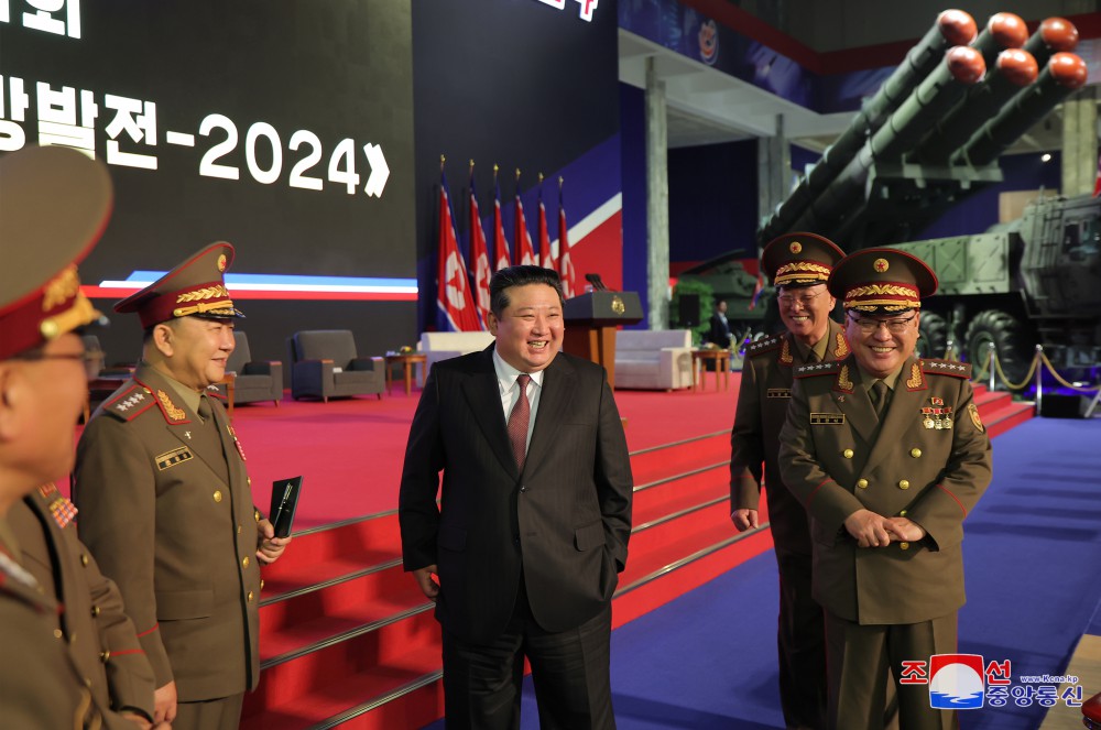 KIM JONG UN: « Seules les capacités puissantes de défense nationale permettent la sauvegarde de la paix et fournissent un gage de stabilité et de développement durables !»