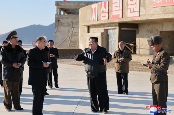 KIM JONG UN: «Que toute région se procure des fonds destinés à son développement indépendant grâce à une exploitation et à une utilisation efficaces de ses ressources naturelles et économiques!»