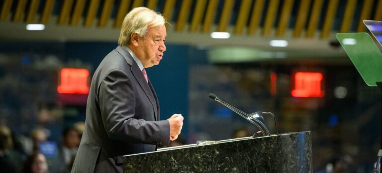 Dans son message du Nouvel An, Guterres exhorte les pays à réduire drastiquement leurs émissions de gaz à effet de serre