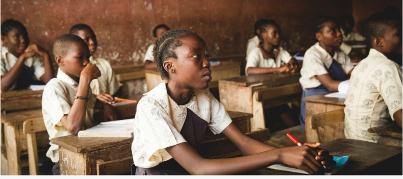 La science de la lecture:  Un apport crucial pour remédier aux lacunes scolaires dans les pays à revenu faible et intermédiaire