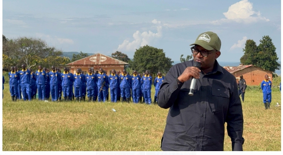 Mobilisation de la jeunesse: Sama Lukonde visite le centre de Nzilo où plus de 600 jeunes ont volontairement pris l’engagement de s’enrôler dans l’armée