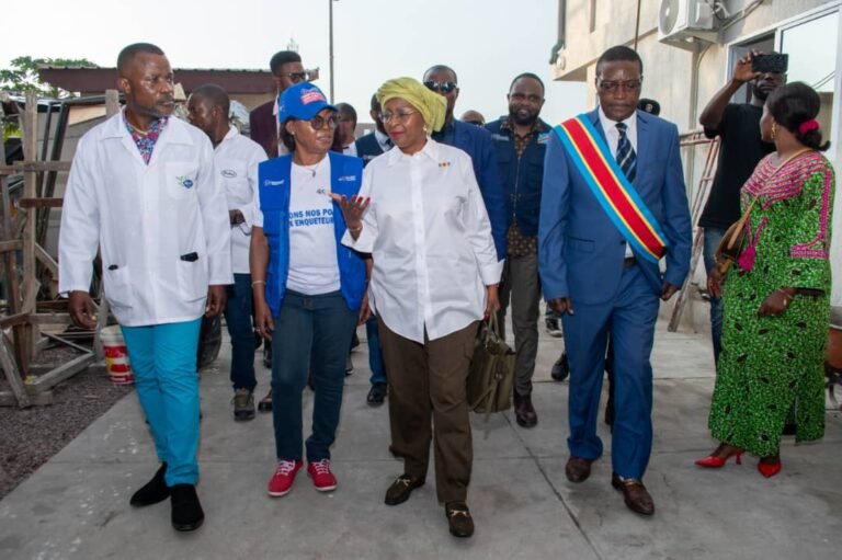 La ministre Natalie-Aziza Munana s’imprègne de la situation des malades de la dernière pluie diluvienne 