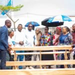 Ecoles Saint Mathias de Makala : Eric Tshikuma offre un lot de bancs pour améliorer les conditions d’apprentissage