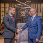 Justice et gouvernance provinciale : Guillaume Ngefa échange avec le Gouverneur du Bas-Uele sur le déficit de magistrats et le dossier FRIVAO