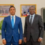 Julien Paluku en réunion technique avec Said Ali, expert international en commerce