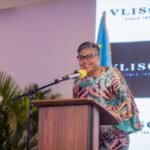 Promotion de l&rsquo;entrepreneuriat féminin : la Première Ministre félicite les revendeuses des pagnes VLISCO et sensibilise sur les avantages du circuit formel