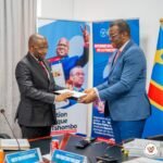 Jean-Pierre Lihau remet à Marc Ekila le nouveau cadre et des structures organiques du Secrétariat général de la Formation Professionnelle