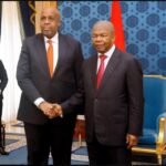 Le président angolais João Lourenço reçoit le ministre congolais Molendo Sakombi 