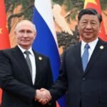 Xi Jinping et Vladimir Poutine visitent une exposition de photos célébrant l&rsquo;amitié sino-russe