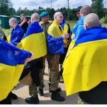 La Russie et l&rsquo;Ukraine procèdent à un échange de 370 prisonniers de guerre