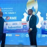 Mira Kyakimwa félicite Justin Kalumba Mwana-Ngongo pour le lancement de la première cohorte COPA du projet TRANSFORME