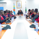Daniel Bumba en séance de travail stratégique avec la Brigade spéciale pour la protection de l’environnement et du bien-être social de Kinshasa