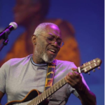 Jacob DESVARIEUX et le Congo : l&rsquo;histoire d&rsquo;amour qui n&rsquo;a jamais cessé de faire jouer sa guitare !