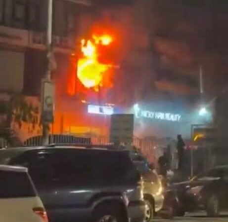 A la suite de l’incendie de la salle de fête Panacée : Jacquemain Shabani a instruit l’ensemble des Gouverneurs de province de procéder au contrôle systématique des salles de fêtes 