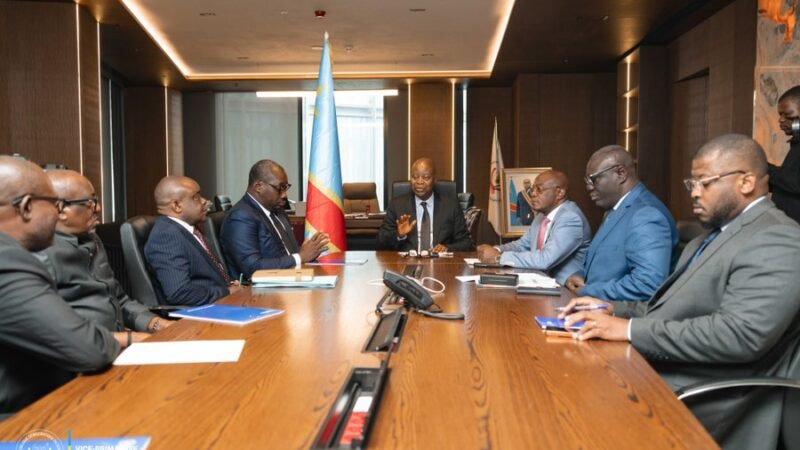 Budget 2027 : Adolphe Muzito tient au respect du délai constitutionnel
