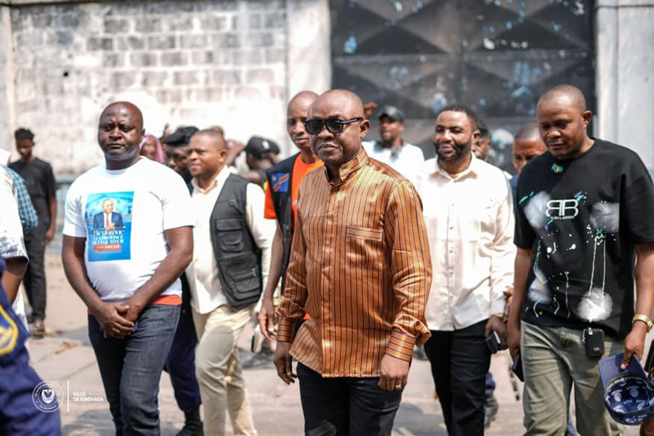En prélude au lancement du nouveau plan de circulation de la ville de Kinshasa : Jésus-Noel Shek conduit une mission d’étude et d’évaluation sur le terrain dans la zone A