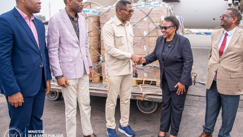Tanzanie remet un don important d&rsquo;équipements et d&rsquo;intrants médicaux pour soutenir les équipes sur le terrain