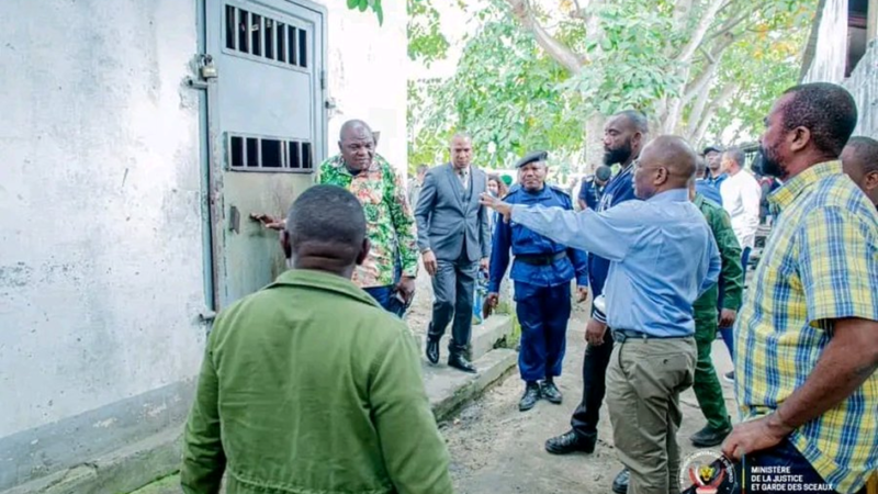 Kongo Central : Le ministre de la Justice constate la surpopulation carcérale
