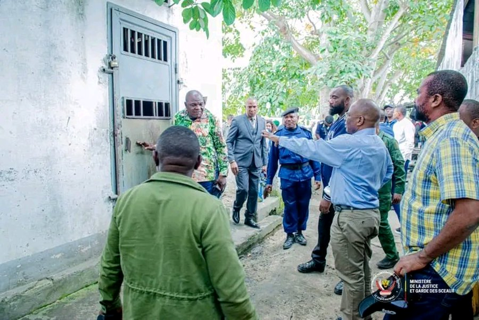 Kongo Central : Le ministre de la Justice constate la surpopulation carcérale